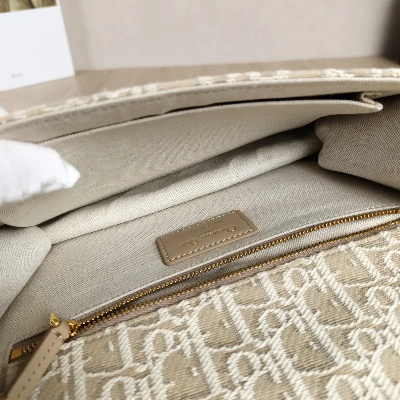 DIOR Crossbody Bag30Montaigne 30Beige Canvas Medium25 × 9 × 16.5 cm — detail view 7 of 9