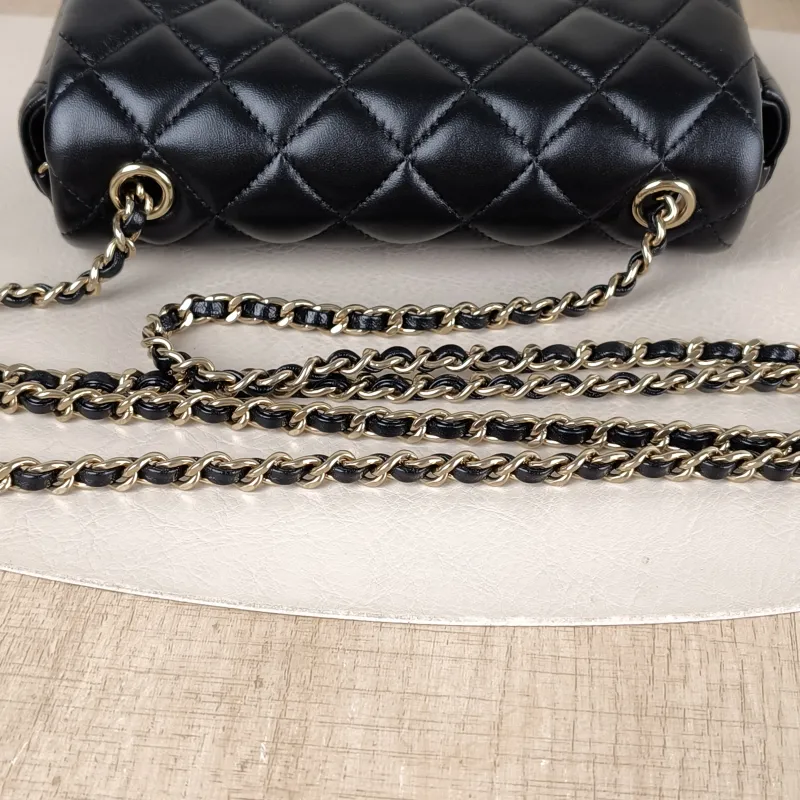 Chanel Crossbody Bagcf mini Crossbody Bag Black Lambskinmini18 × 5 × 11 cm — detail view 4 of 13