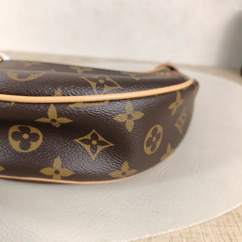 Louis Vuitton Crossbody Bag Loop Monogram PVC Small 23 × 6 × 13 cm — detail view 5 of 10