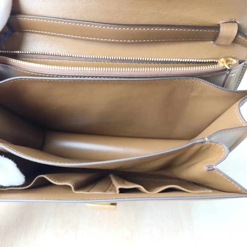CELINE Crossbody Bag Classic Box CC alfskin Medium24 × 7 × 18 cm — detail view 4 of 14