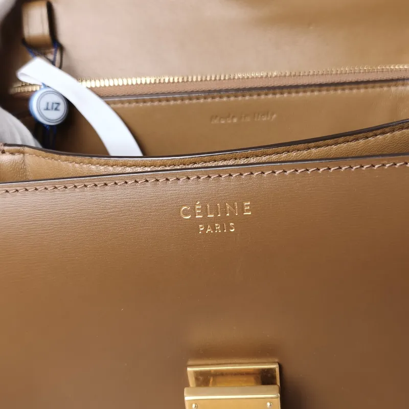 CELINE Crossbody Bag Classic Box CC alfskin Medium 24 × 7 × 18 cm — detail view 14 of 15