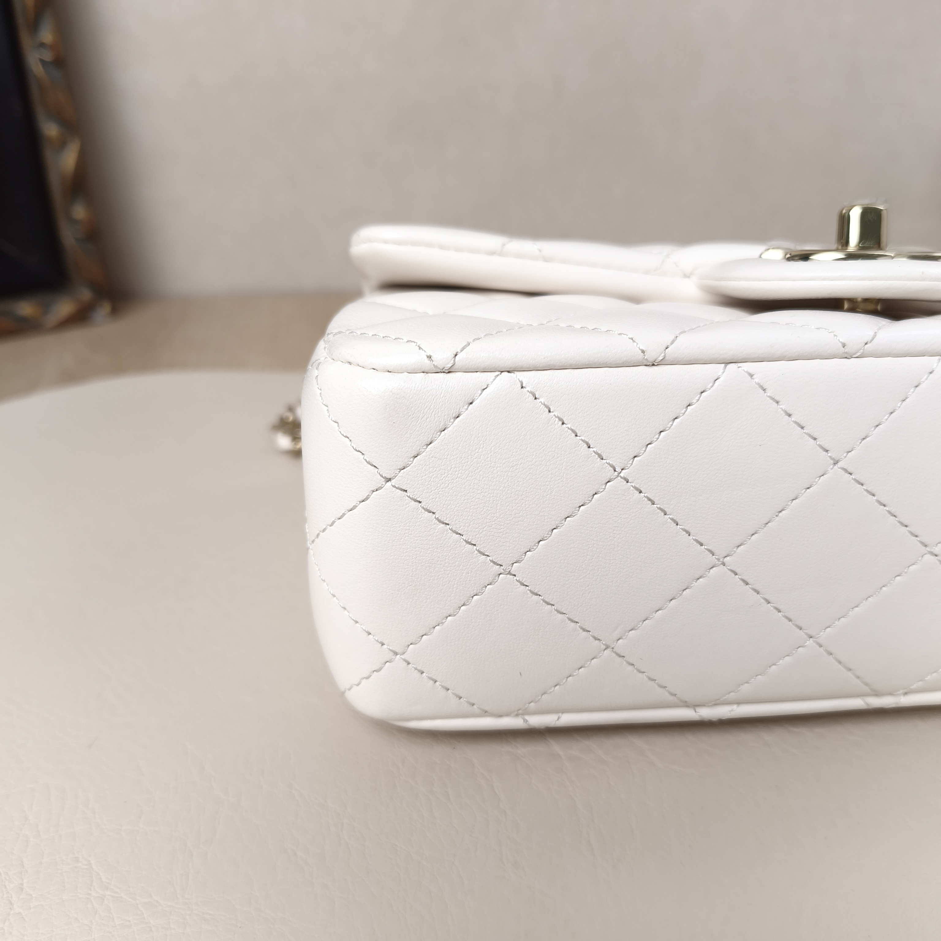 Chanel Crossbody Bag Classic Flap Large Mini CF Mini White Lambskin mini20 × 6 × 12 cm logo — cover view 6 of 10