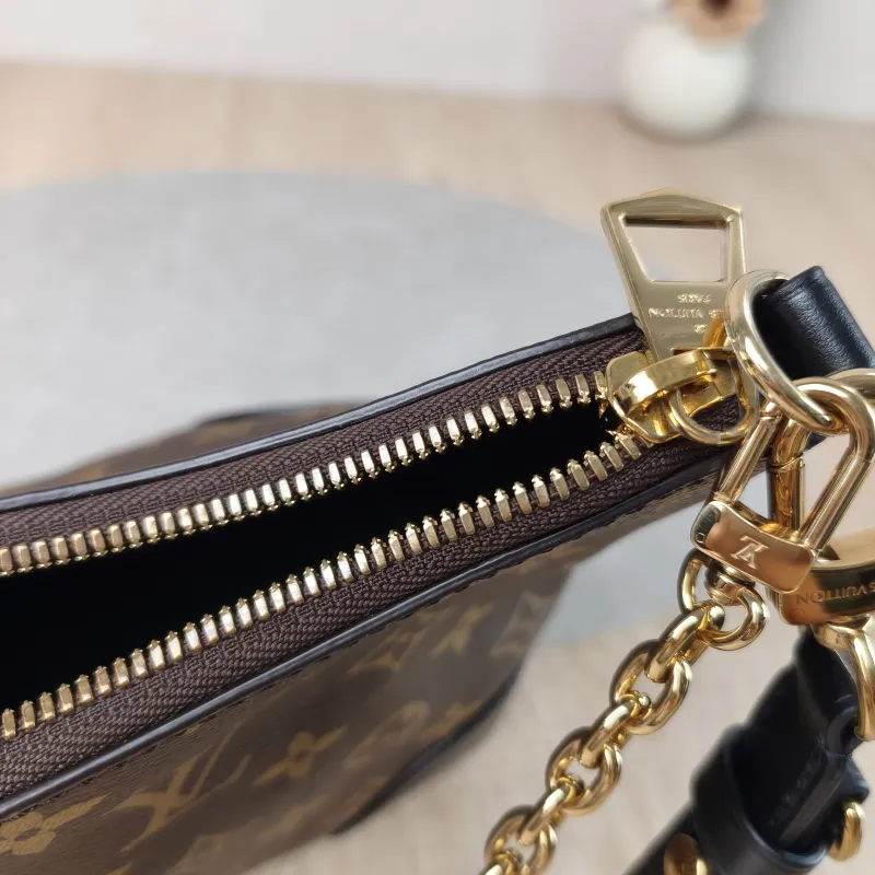 Louis Vuitton Crossbody Bag Boulogne PVC Small 26 × 9.5 × 16 cm — detail view 3 of 15