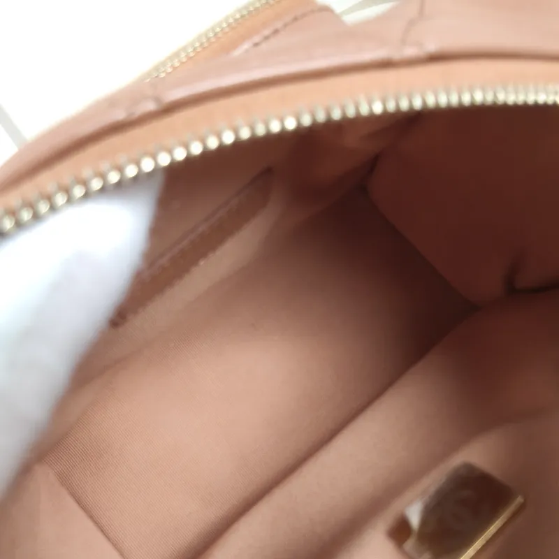 Chanel Crossbody Bag Camera Bag Taupe Lambskin One Size 18 × 9 × 12 cm — detail view 5 of 11