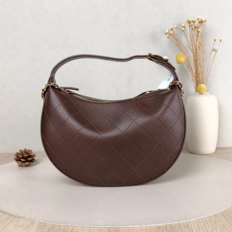 Chanel Shoulder Bag hobo Lambskin One Size 23.5 × 6 × 15 cm — cover view 4 of 5