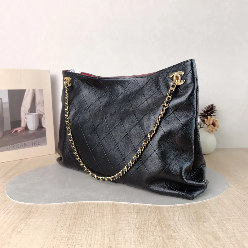Chanel Shoulder Bag tote Black Lambskin One Size 41 × 9 × 27 cm — cover view 4 of 5