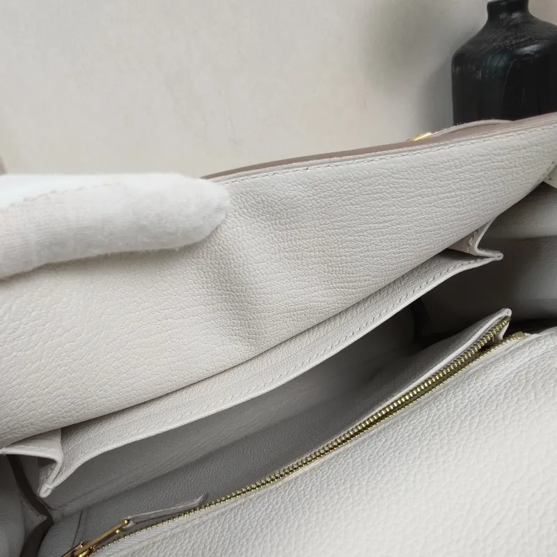 Hermès Shoulder Bag Kelly 25 Gold-Tone Hardware Grey Togo Calfskin Small25 × 7 × 17 cm — detail view 1 of 14