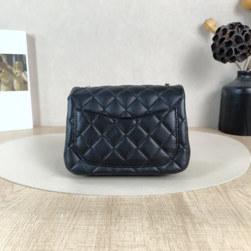 Chanel Crossbody Bag Black Lambskin One Size17 × 8 × 13.5 cm — cover view 4 of 6