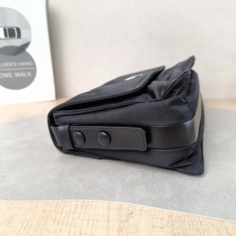 PRADA Crossbody Bag Messenger Bag Crossbody Bag Black Nylon One Size 23 × 8.5 × 17 cm — detail view 3 of 11