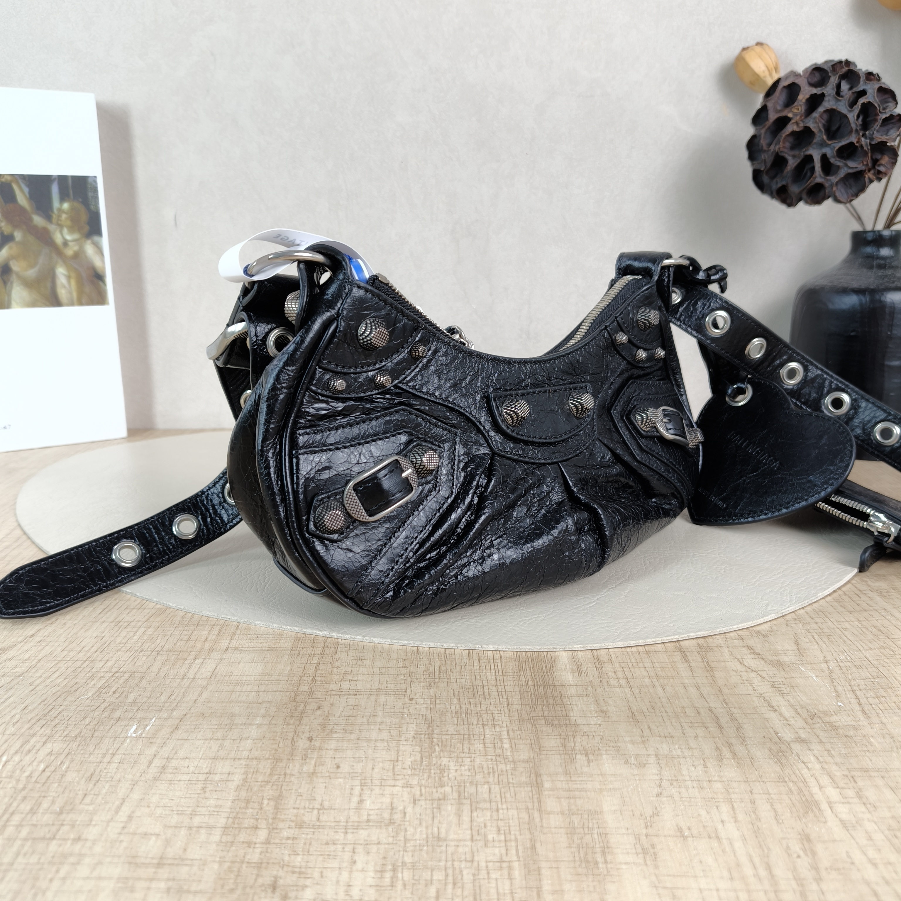 BALENCIAGA Crossbody Bag LE CAGOLE Black Lambskin XS26 × 7 × 16 cm — cover view 2 of 5