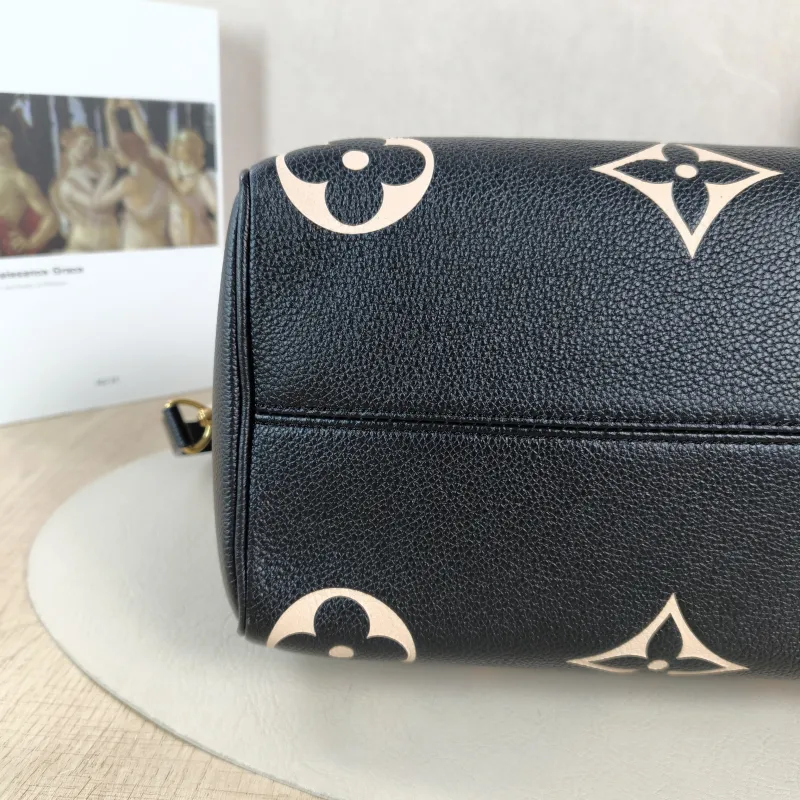 Louis Vuitton Crossbody Bag Speedy25 Black · White Monogram Empreinte Embossed Calfskin Medium 25 × 15 × 19 cm — detail view 3 of 10