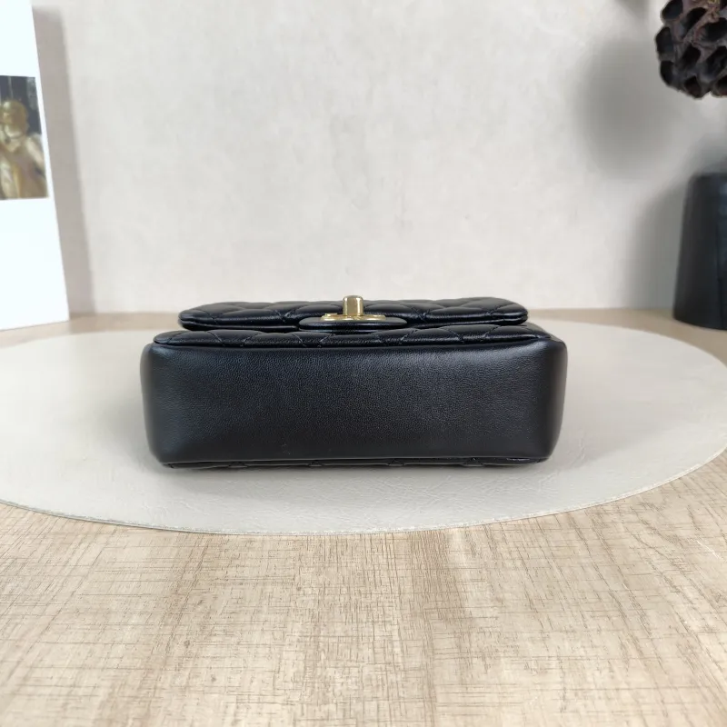 Chanel Crossbody Bag Pearl Black Lambskinmini17 × 5 × 12.5 cm — cover view 5 of 5