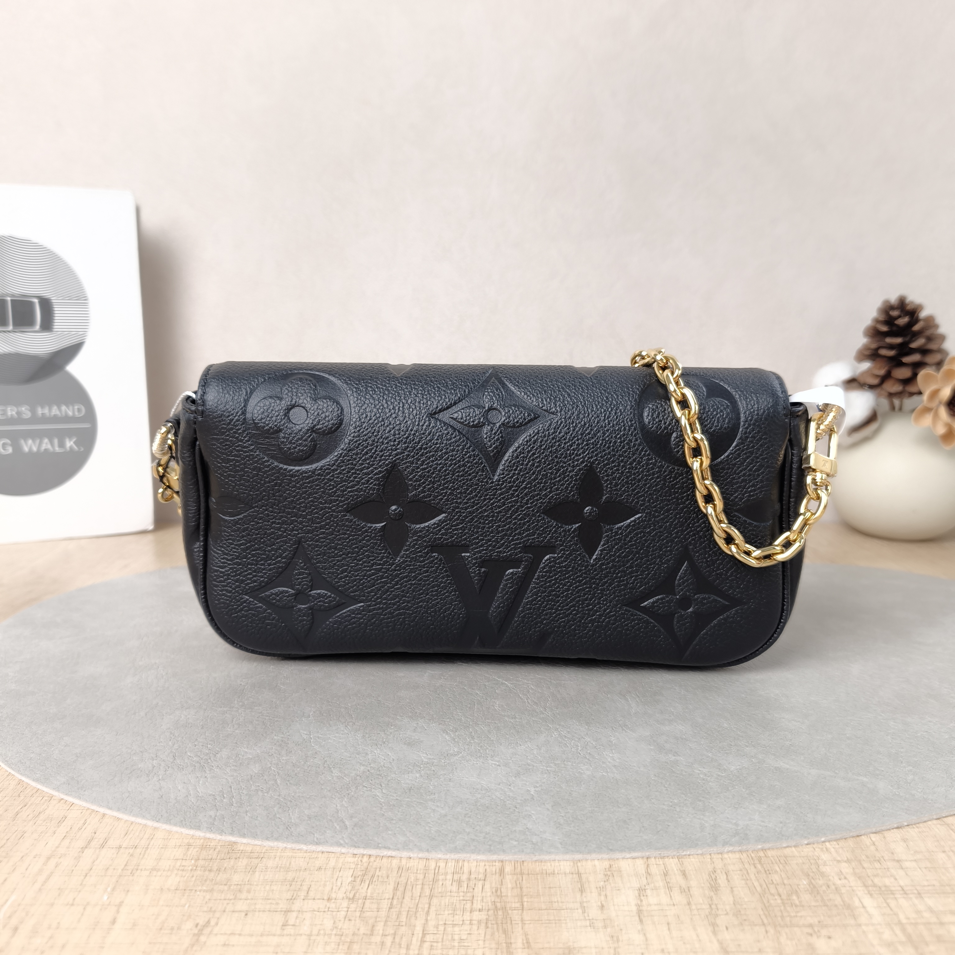 Louis Vuitton Crossbody Bag IVY Black Empreinte Embossed Calfskin Monogram Small23.5 × 4.3 × 12 cm — cover view 4 of 6