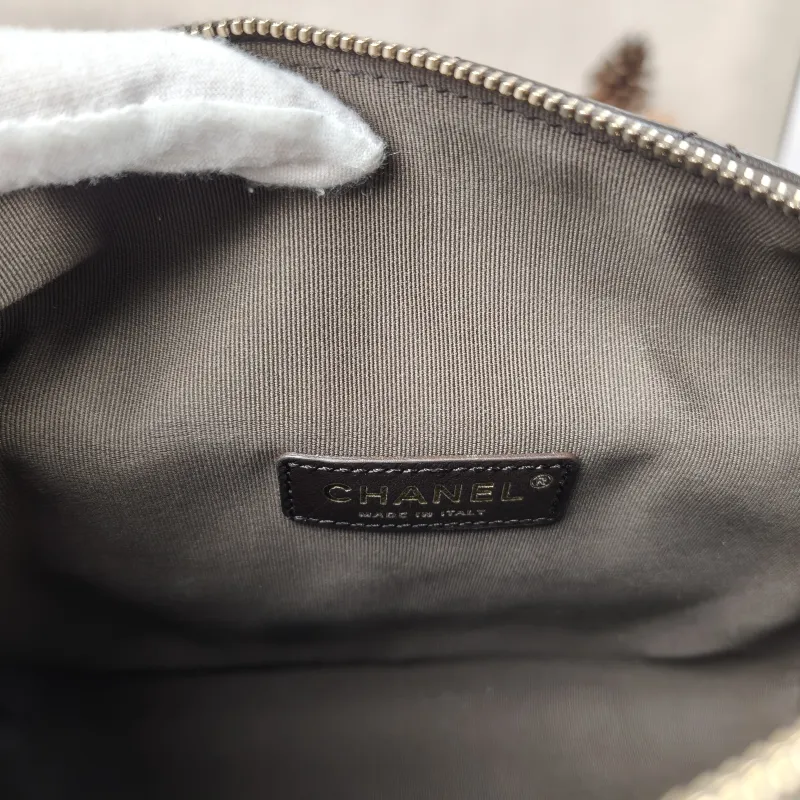 Chanel Crossbody Bag24k Camera Bag Lambskin One Size24 × 17 × 18 cm — detail view 1 of 12
