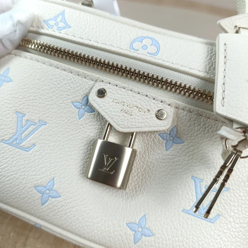 Louis Vuitton Shoulder Bag VANITY POUCH Cosmetic Bag White · Blue Calfskin One Size19 × 6.5 × 11.5 cm — detail view 4 of 13