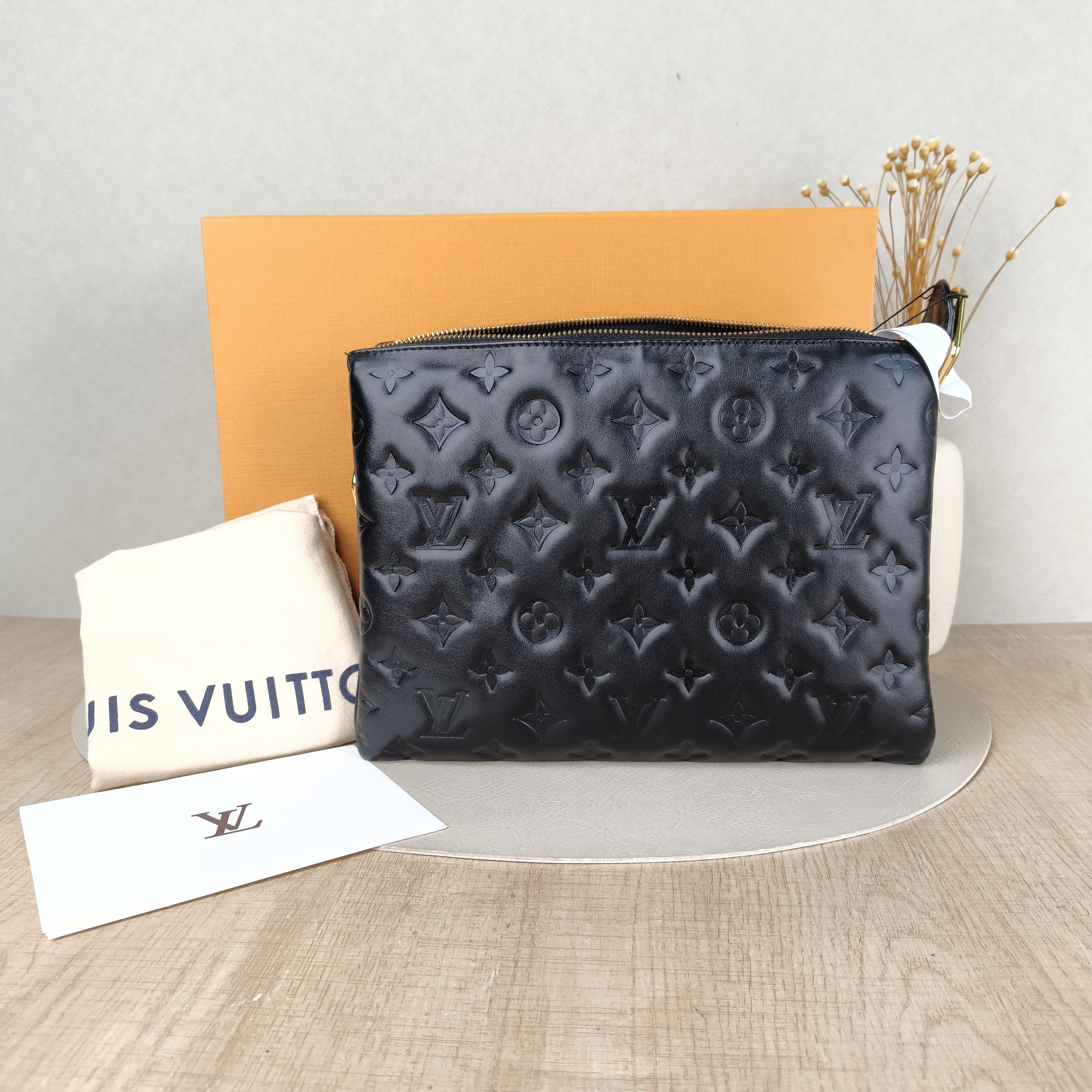 Louis Vuitton Crossbody Bag Coussin Black Lambskin Small26 × 12 × 20 cm — cover view 2 of 6