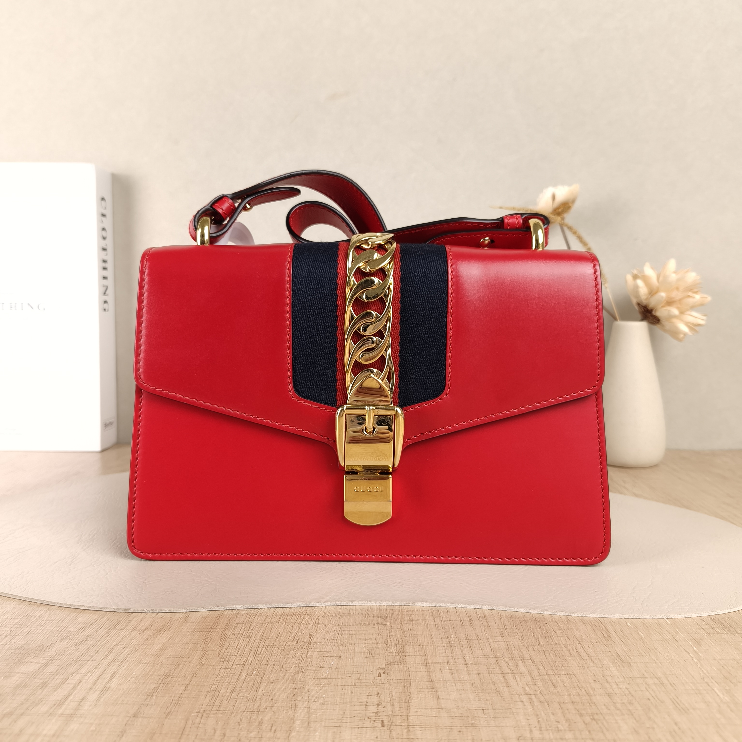 GUCCI Crossbody Bag Sylvie Shoulder Strap Edition Red Calfskin Small25.5 × 8 × 17 cm