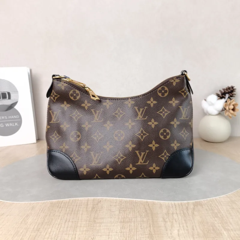 Louis Vuitton Crossbody Bag Boulogne PVC Small 26 × 9.5 × 16 cm — cover view 4 of 6