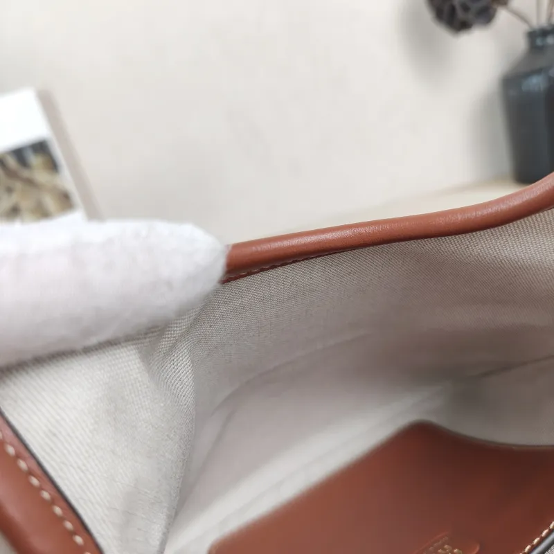 Miumiu Shoulder Bag IVY Tote Shopping Tote Calfskin Mini 20*24 — detail view 5 of 11