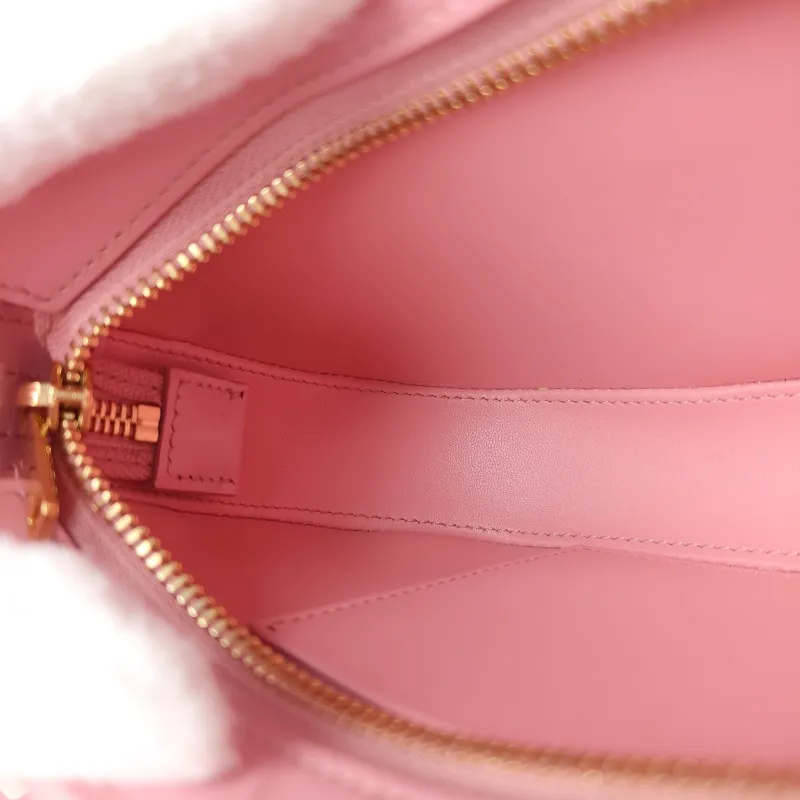 CELINE Shoulder Bag tilly Pink Calfskin Medium 22 × 4 × 13.5 cm — detail view 10 of 14