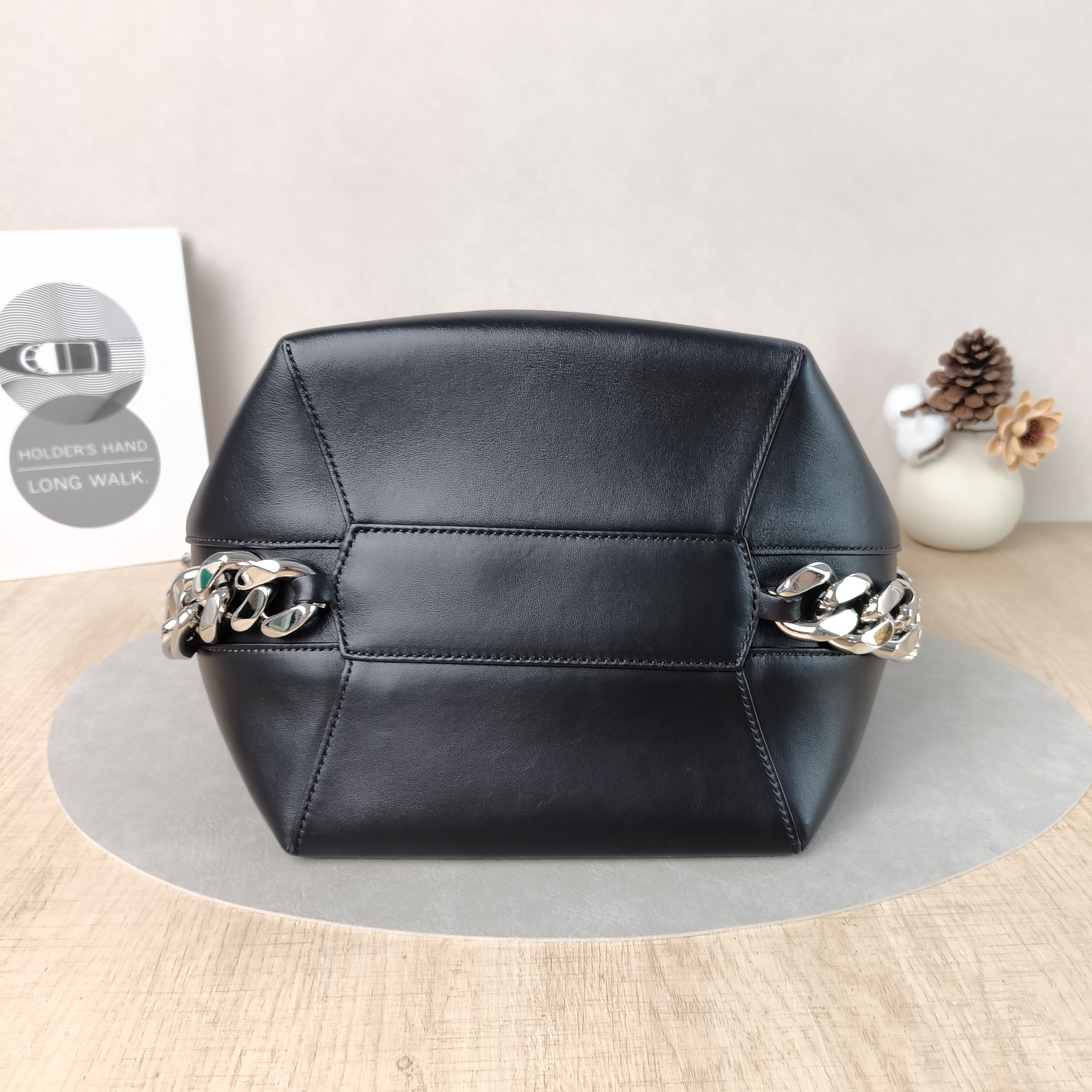 GIVENCHY Shoulder Bag Bucket Bag Shoulder Bag Black Calfskin One Size36 × 19 × 28 cm — cover view 5 of 6