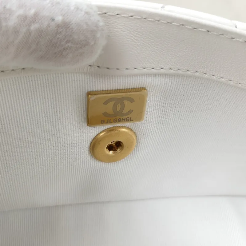 Chanel Crossbody Bag Messenger Bag White Calfskin One Size 20 × 7 × 12.5 cm — detail view 8 of 13