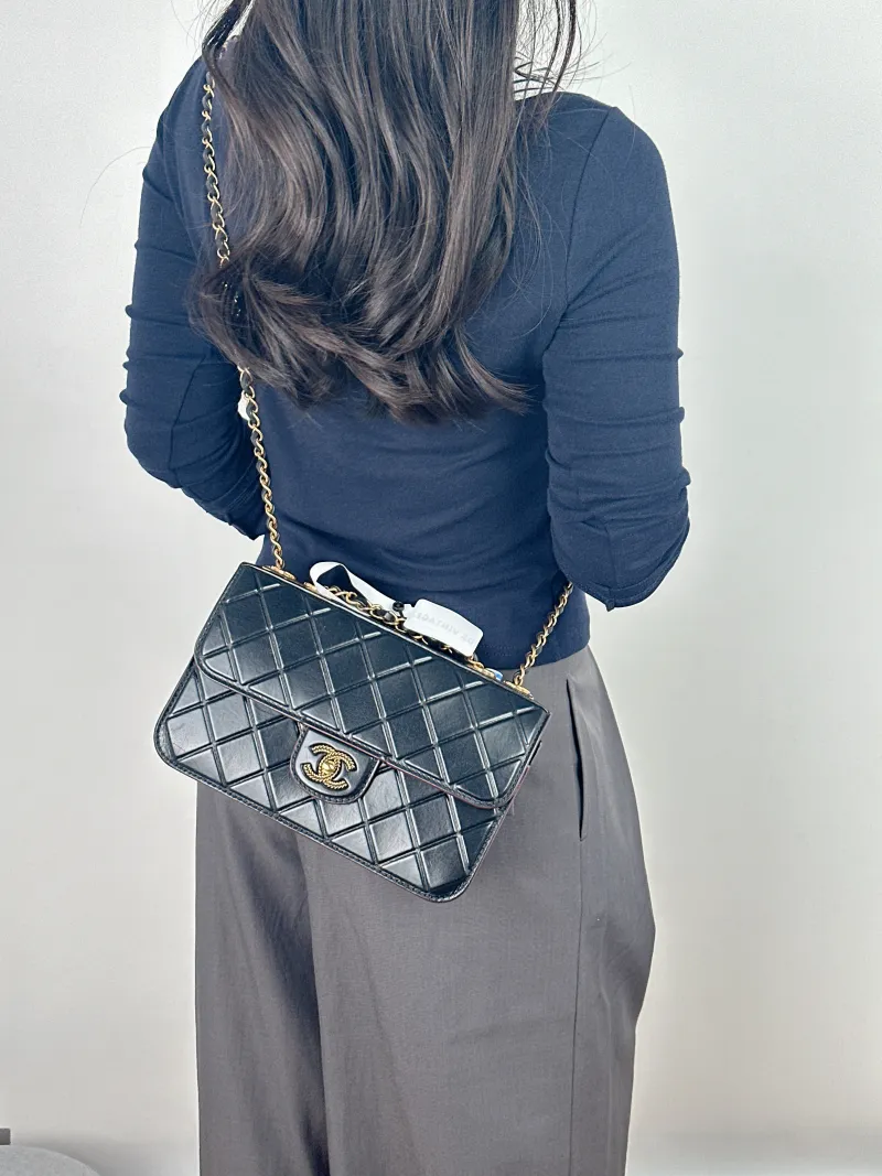 Chanel Crossbody Bag cf Crossbody Bag Black Calfskin One Size 25 × 7 × 16 cm 21 — on-model view 1 of 2