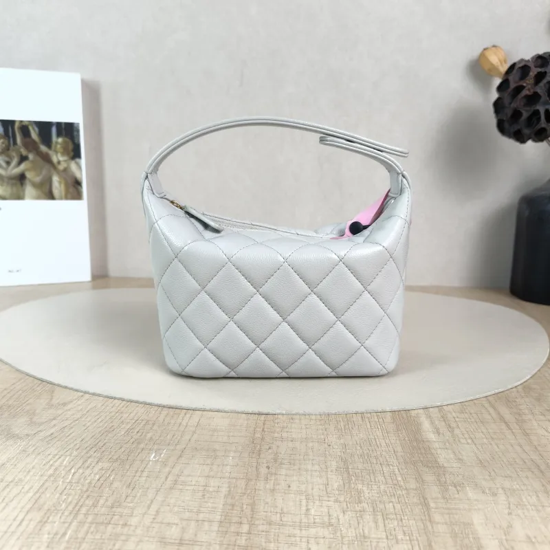 Chanel Crossbody Bag Crossbody Bag Grey Grained Calfskin One Size16 × 6 × 13 cm — cover view 4 of 6
