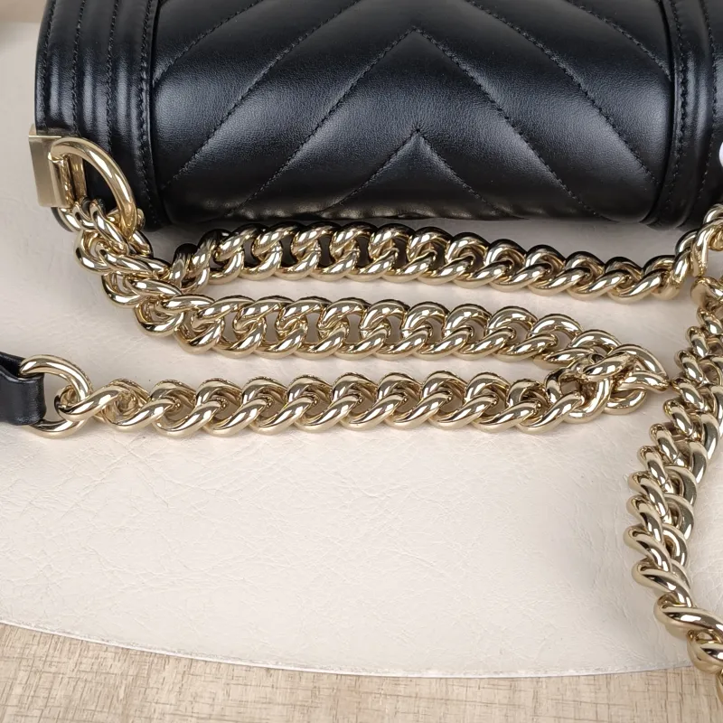 Chanel Crossbody Bagv Le Boy​Black Calfskin Small20.5 × 8.5 × 12 cm — detail view 13 of 16