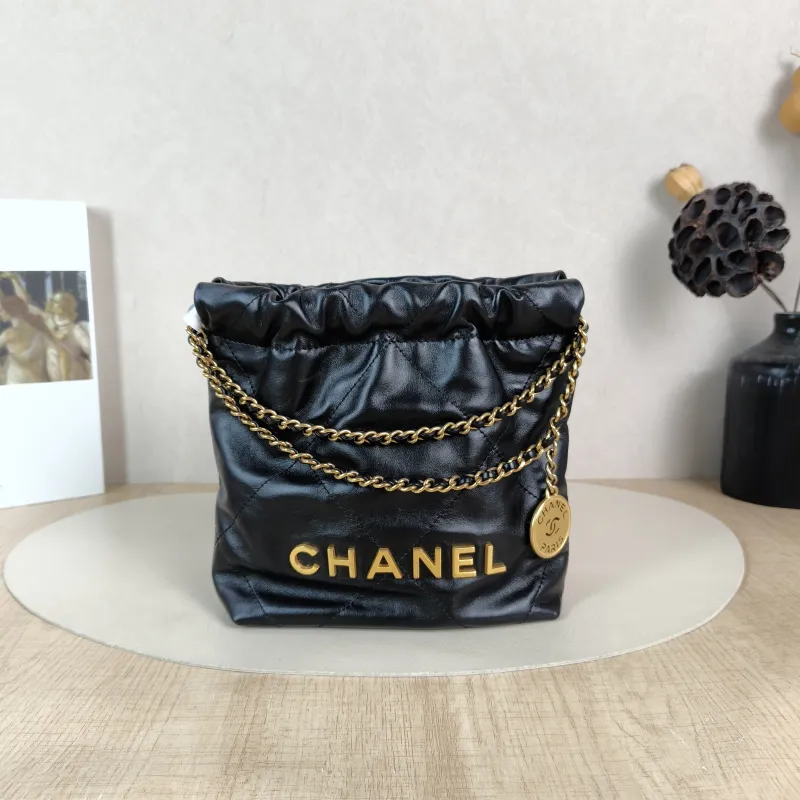 Chanel Shoulder Bag 22Bag Black CC alfskin Mini 20 × 6 × 19 cm
