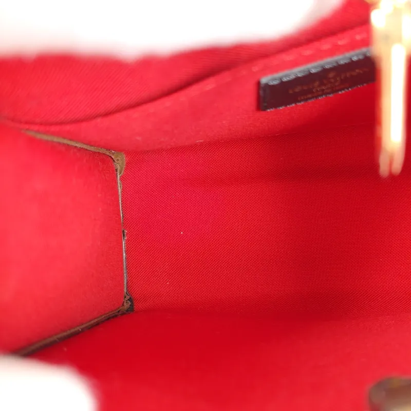 Louis Vuitton Crossbody Bag Onthego BB Monogram PVC BB 18 × 8.5 × 15 cm — detail view 10 of 11