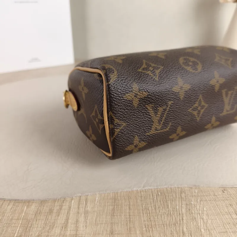 Louis Vuitton Crossbody Bag Speedy Nano Shoulder Strap PVC nano 16 × 7.5 × 10 cm — detail view 6 of 10