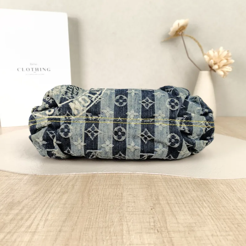 Louis Vuitton Shoulder Bag Vintage Shoulder Bag Blue One Size26 × 5 × 14 cm — cover view 5 of 5