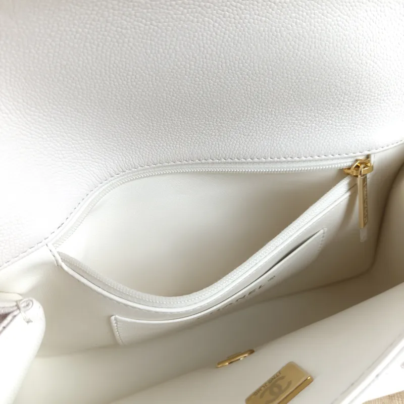 Chanel Crossbody Bag Handle White Grained Calfskin One Size 22 × 7 × 14 cm — detail view 6 of 13