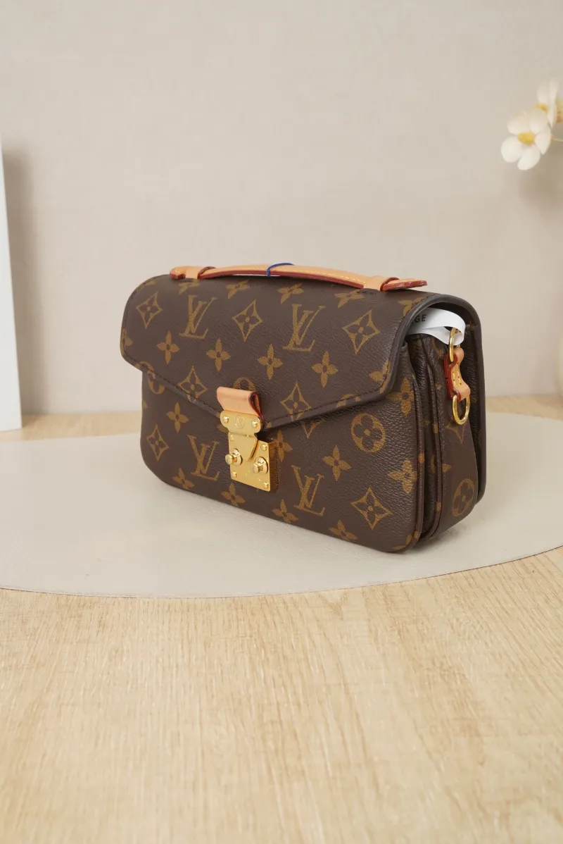 Louis Vuitton Monogrampvc Microchip Edition · Box Two Straps · 21.5 × 6 × 13.5 cm — cover view 7 of 7