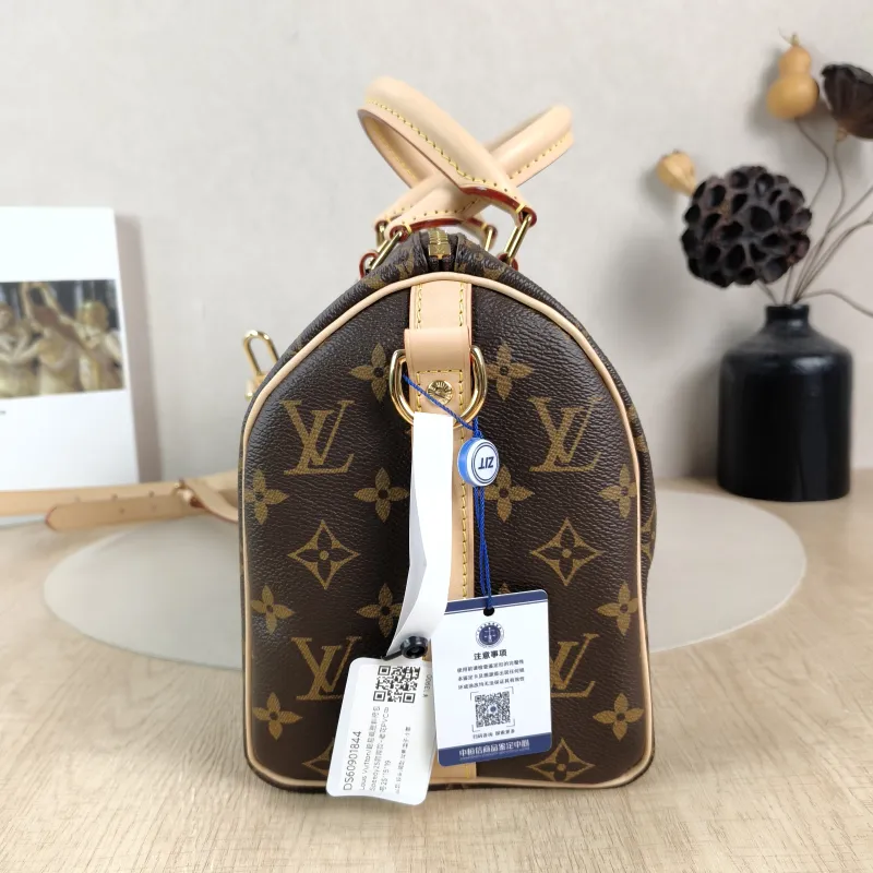 Louis Vuitton Crossbody Bag Speedy25Shoulder Strap Edition-Monogram PVC Medium25 × 15 × 19 cm — detail view 7 of 12