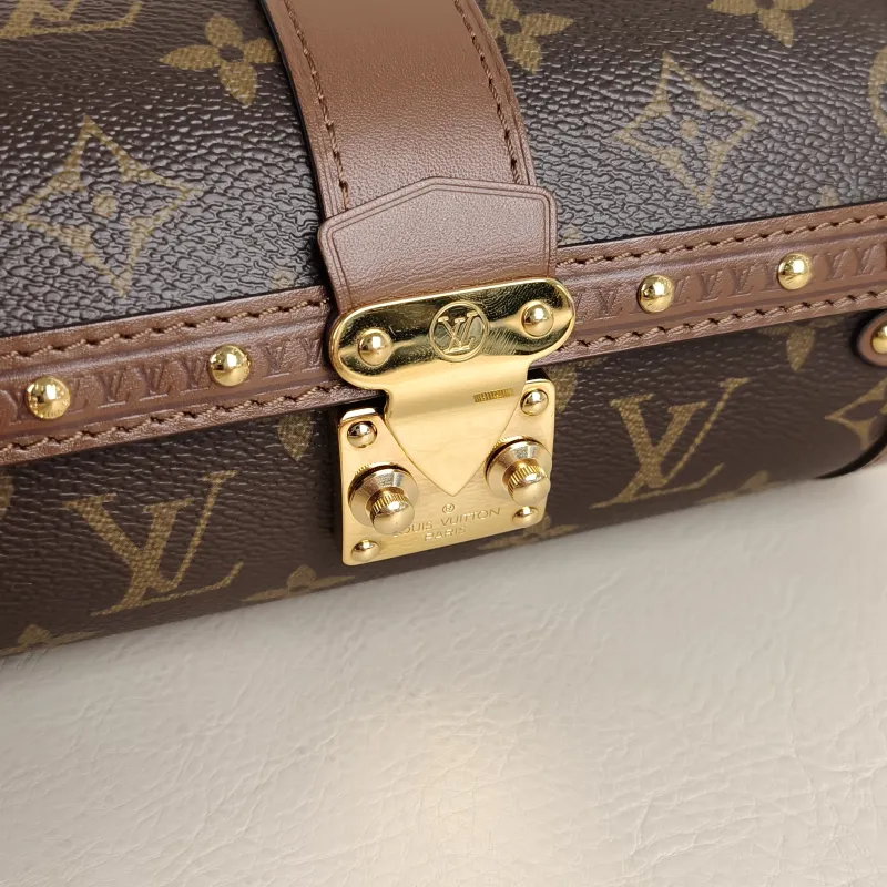 Louis Vuitton Crossbody Bag Papillon Trunk Monogram PVC Small19 × 9 × 9 cm — detail view 6 of 11