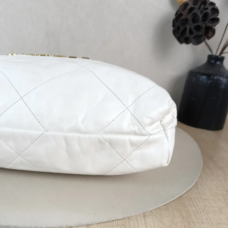 Chanel Shoulder Bag 22Bag White CC alfskin Small 35 × 7 × 37 cm — detail view 9 of 13
