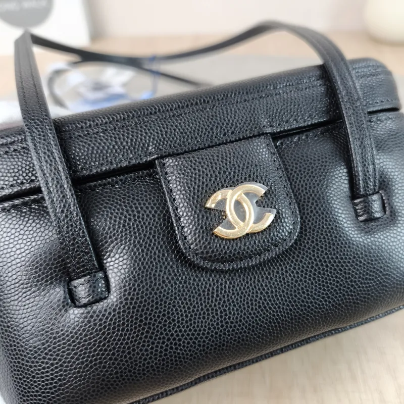 Chanel Shoulder Bag 26s preppy Shoulder Bag Black Grained Calfskin 17 × 8 × 9.5 cm — detail view 5 of 11