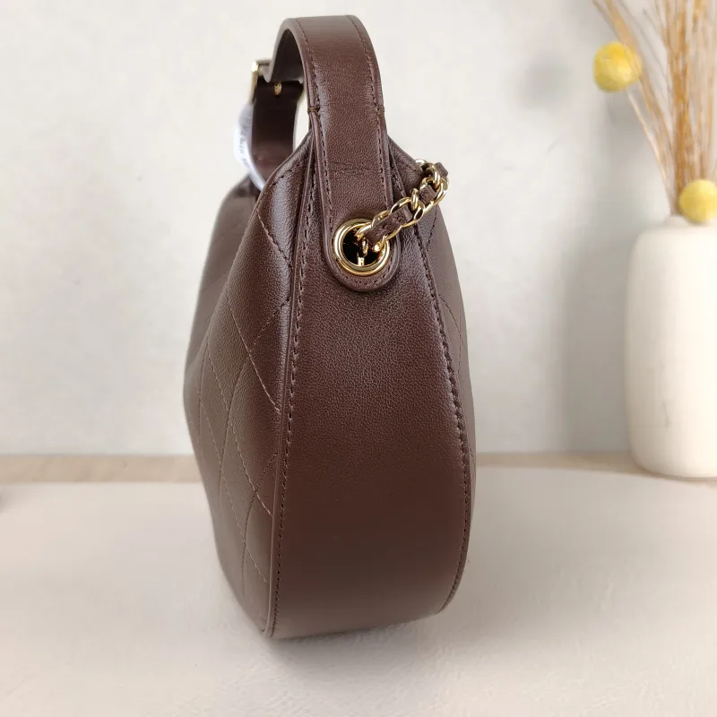 Chanel Shoulder Bag hobo Lambskin One Size 23.5 × 6 × 15 cm — detail view 3 of 13