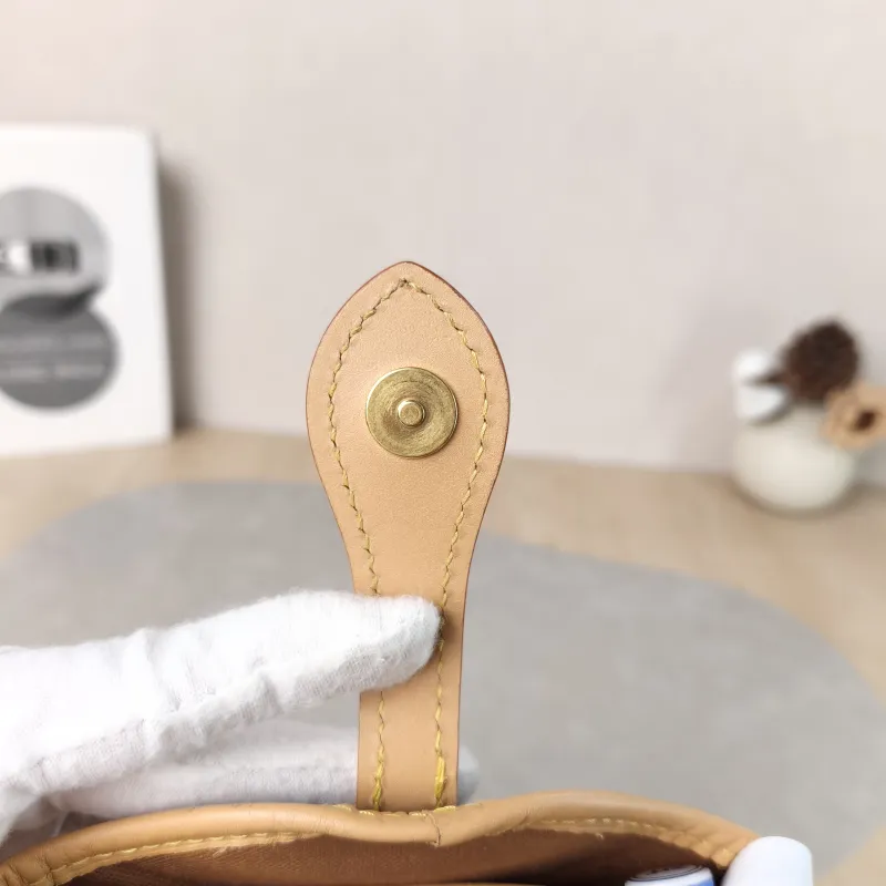 Louis Vuitton Crossbody Bag Fold Me Monogram PV Cmini14.5 × 6.5 × 18 cm — detail view 6 of 12