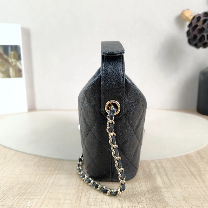 Chanel Crossbody Bag Crossbody Bag Black Calfskin One Size 21.5 × 7.5 × 19 cm — detail view 3 of 14