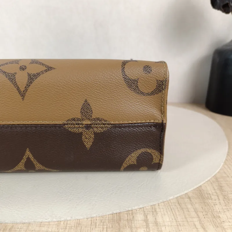 Louis Vuitton Shoulder Bag Onthego Monogram PVC Small25 × 11.5 × 19 cm — detail view 4 of 12