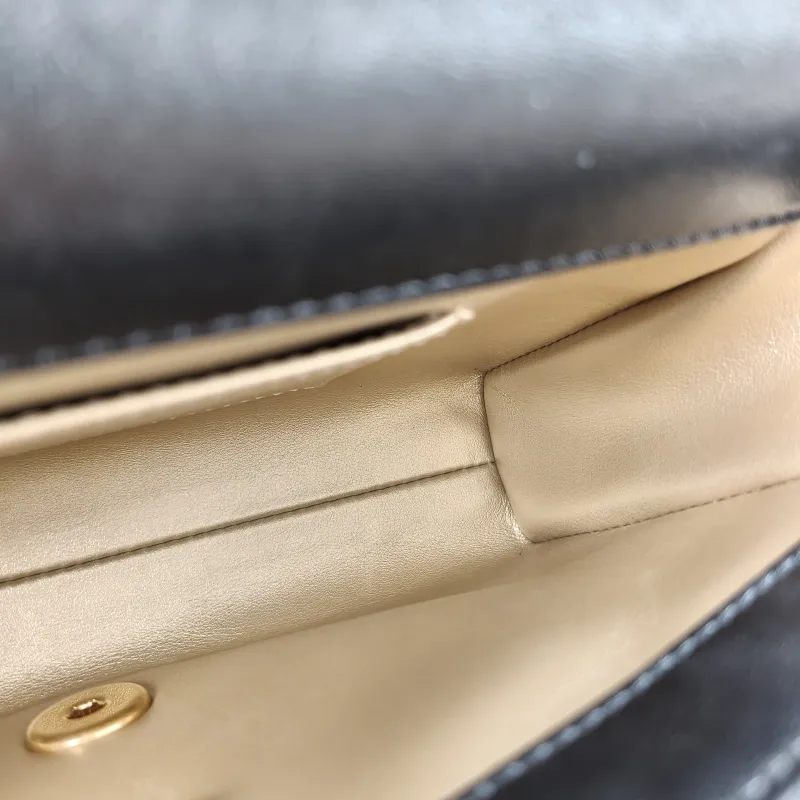 Chanel Crossbody Bag24b Crossbody Bag Black Lambskin One Size20 × 5 × 14 cm — detail view 9 of 14