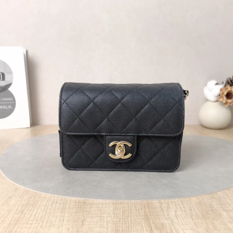Chanel Crossbody Bag Edition Black Grained Calfskin 18 × 6 × 13.5 cm Microchip Edition