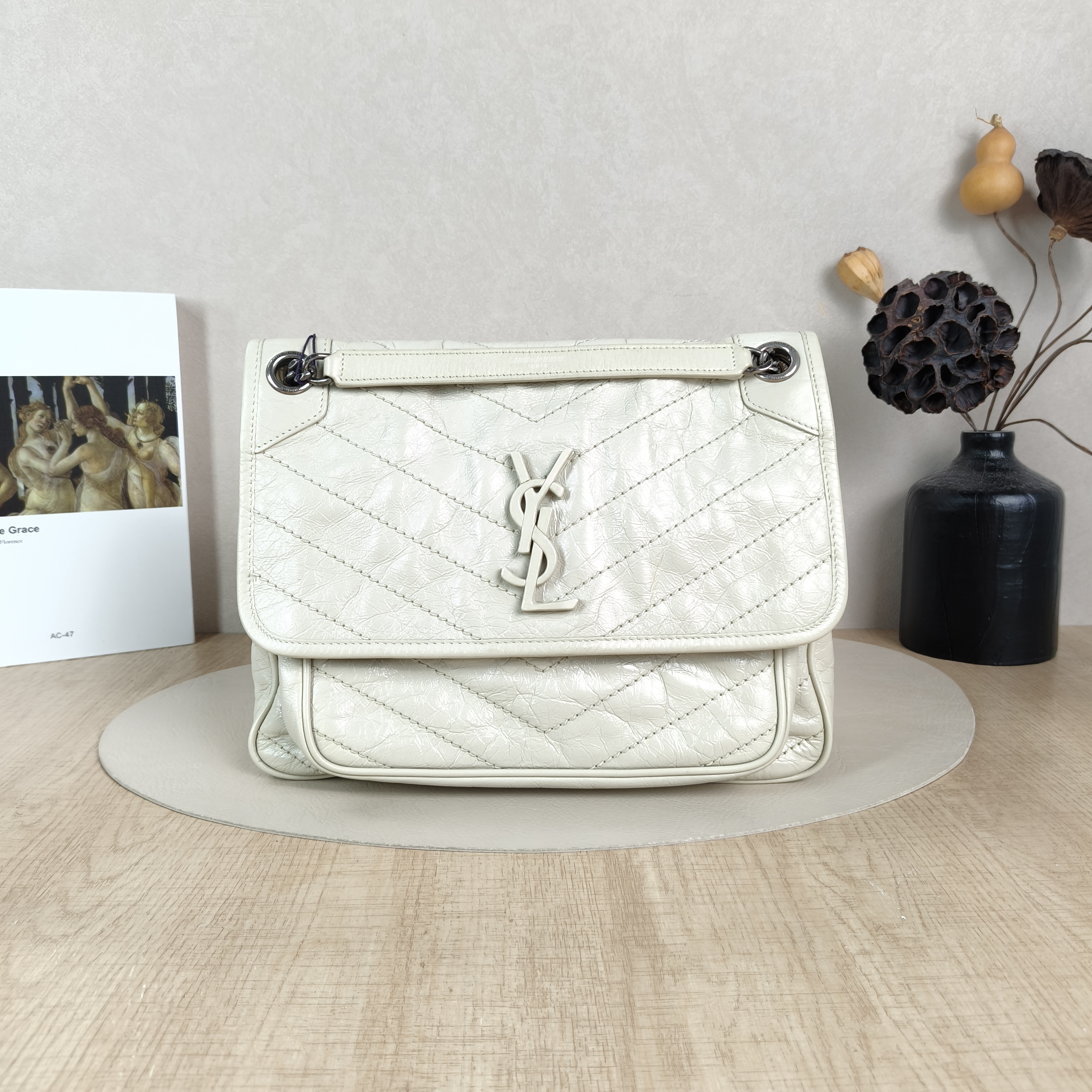 SAINT LAURENT Crossbody Bag Niki White D Waxed Leather Calfskin Medium28 × 8.5 × 20 cm
