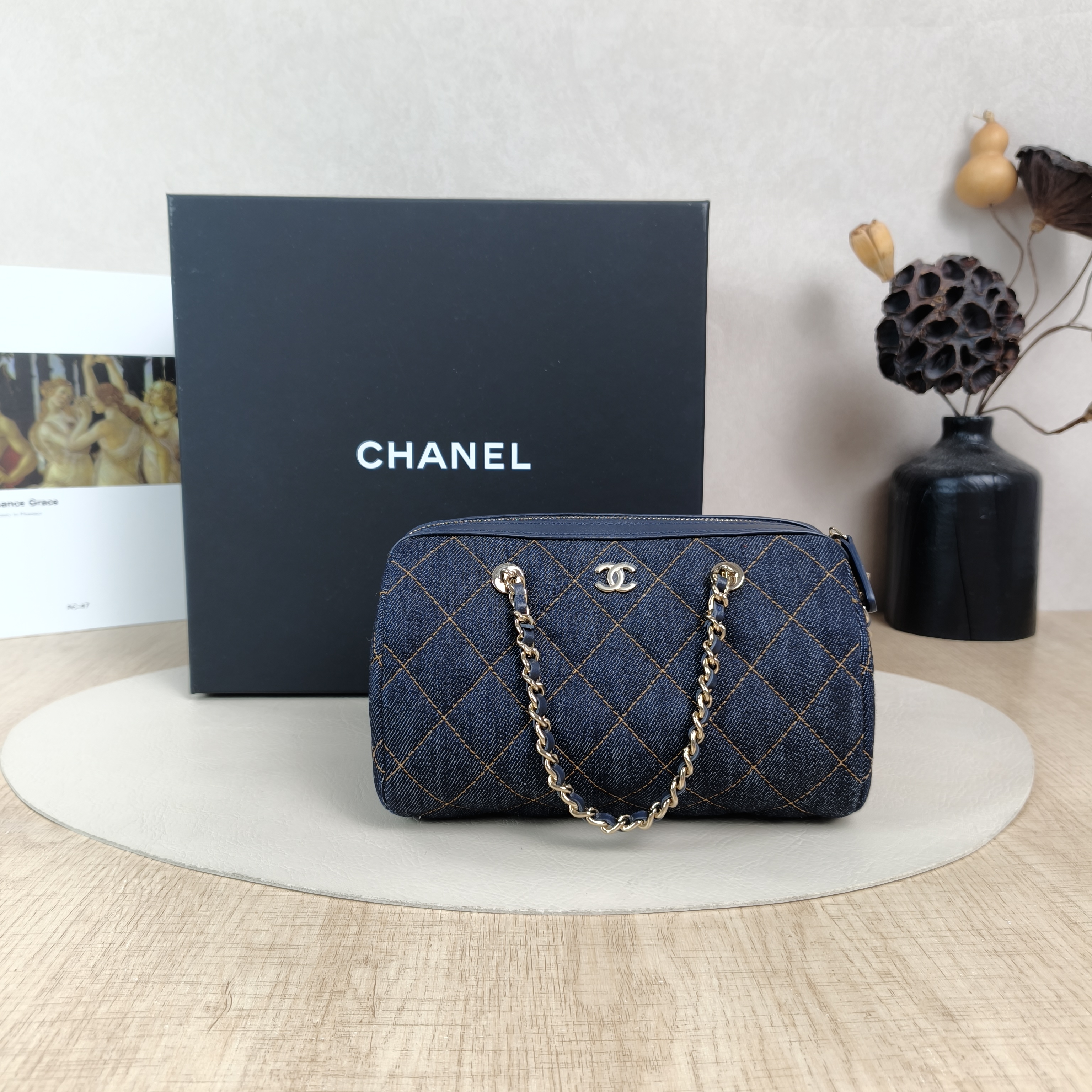 Chanel Crossbody Bag26p Crossbody Bag Navy One Size18.5 × 11 × 11.5 cm — cover view 2 of 6
