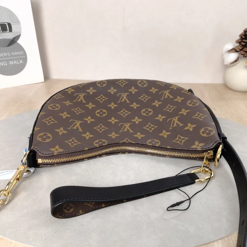 Louis Vuitton Shoulder Bag COOKIE Monogram PVCBB28.5 × 5 × 19 cm — detail view 4 of 14