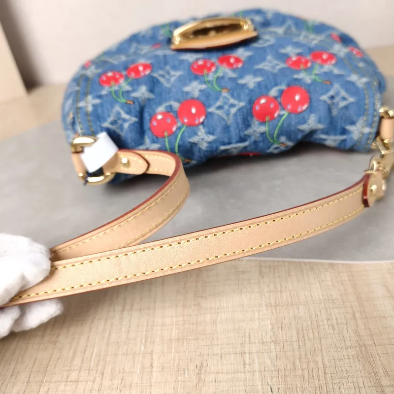 Louis Vuitton Shoulder Bag Sunset Blue · One Size 27 × 3 × 18 cm — detail view 9 of 13