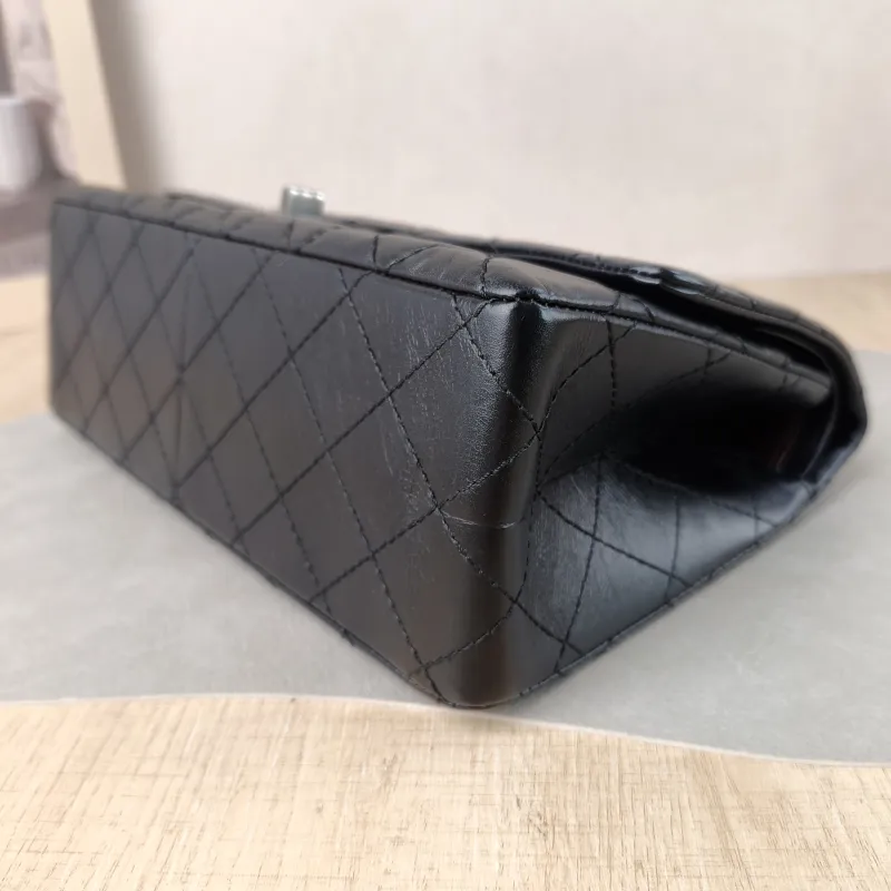 Chanel Shoulder Bag 2.55 Black Calfskin Medium 28 × 7.5 × 19.5 cm 27 — detail view 4 of 15